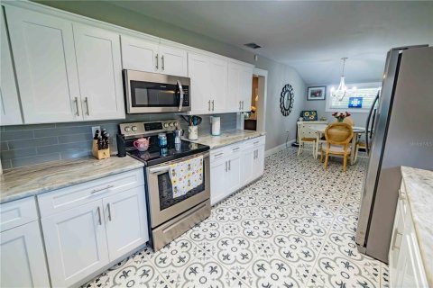 Villa ou maison à vendre à Lakeland, Floride: 4 chambres, 117.99 m2 № 1842282 - photo 5