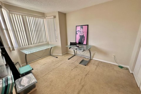 Adosado en venta en Sunrise, Florida, 4 dormitorios, 168.34 m2 № 1929076 - foto 29