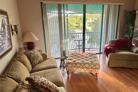 Adosado en venta en Sunrise, Florida, 4 dormitorios, 168.34 m2 № 1929076 - foto 8