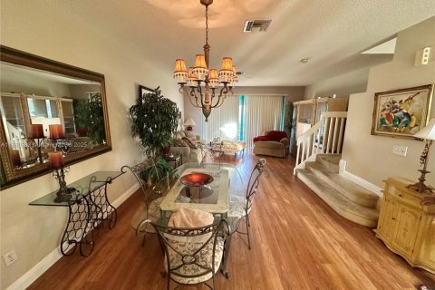 Touwnhouse à vendre à Sunrise, Floride: 4 chambres, 168.34 m2 № 1929076 - photo 4