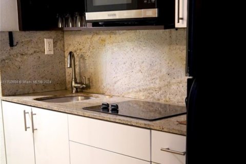 Купить кондоминиум в Санни-Айлс-Бич, Флорида 34.37м2, № 1957374 - фото 6