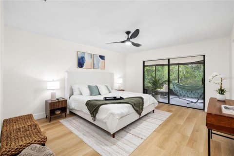 House in Land O' Lakes, Florida 4 bedrooms, 176.51 sq.m. № 2150201 - photo 17