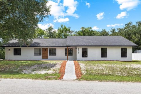 House in Land O' Lakes, Florida 4 bedrooms, 176.51 sq.m. № 2150201