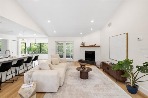 House in Land O' Lakes, Florida 4 bedrooms, 176.51 sq.m. № 2150201 - photo 9