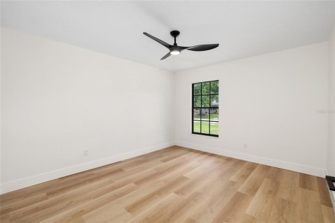 House in Land O' Lakes, Florida 4 bedrooms, 176.51 sq.m. № 2150201 - photo 27