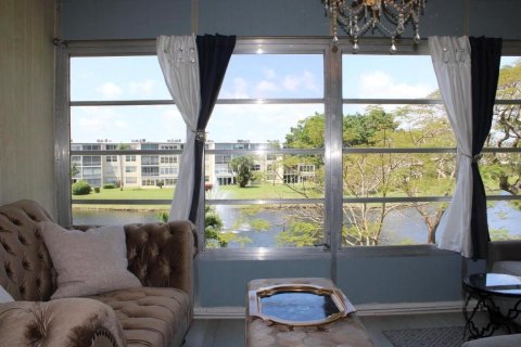 Condo in Delray Beach, Florida, 1 bedroom  № 2086969