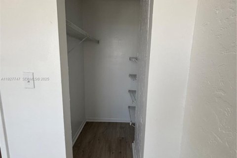 Copropriété à louer à Miami Beach, Floride: 1 chambre, 55.74 m2 № 1987479 - photo 8