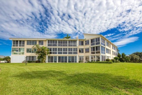 Condo in Stuart, Florida, 2 bedrooms  № 2082338 - photo 5
