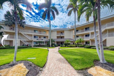 Condo in Stuart, Florida, 2 bedrooms  № 2082338 - photo 3