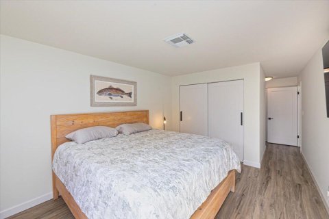 Condo in Stuart, Florida, 2 bedrooms  № 2082338 - photo 24