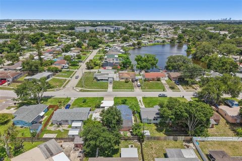 House in Pinellas Park, Florida 3 bedrooms, 124.49 sq.m. № 2201584 - photo 30