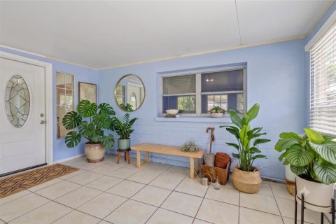 House in Pinellas Park, Florida 3 bedrooms, 124.49 sq.m. № 2201584 - photo 2