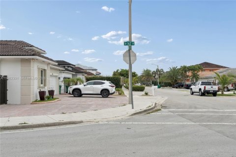 Terrain à vendre à Miami, Floride № 2047994 - photo 11