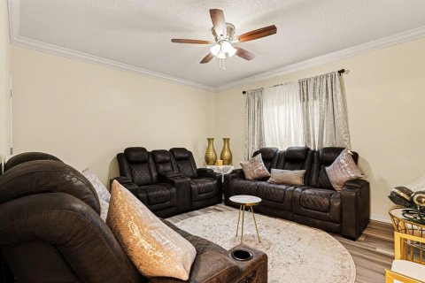 Купить виллу или дом в Уэст-Мелборн, Флорида 3 комнаты, 277.41м2, № 2260883 - фото 11