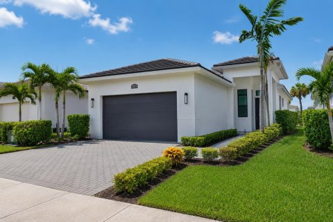 House in Port St. Lucie, Florida 4 bedrooms, 221.85 sq.m. № 2278985