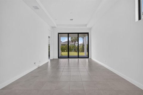 House in Port St. Lucie, Florida 4 bedrooms, 221.85 sq.m. № 2278985 - photo 5