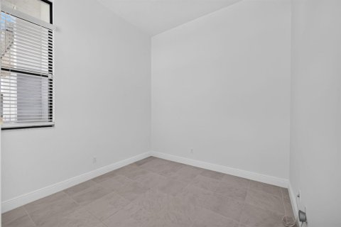House in Port St. Lucie, Florida 4 bedrooms, 221.85 sq.m. № 2278985 - photo 14