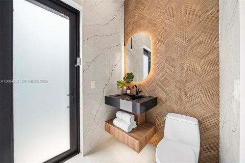 House in Miami, Florida 5 bedrooms № 2069548 - photo 20