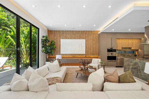 House in Miami, Florida 5 bedrooms № 2069548 - photo 13
