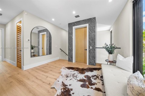 House in Miami, Florida 5 bedrooms № 2069548 - photo 23