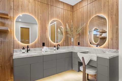 House in Miami, Florida 5 bedrooms № 2069548 - photo 29