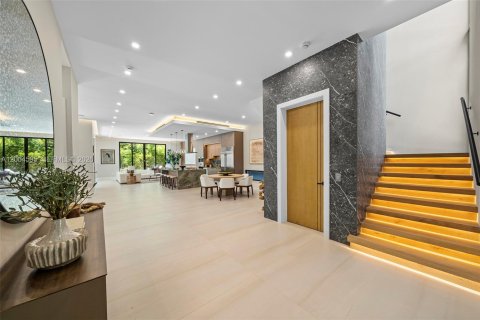 House in Miami, Florida 5 bedrooms № 2069548 - photo 5