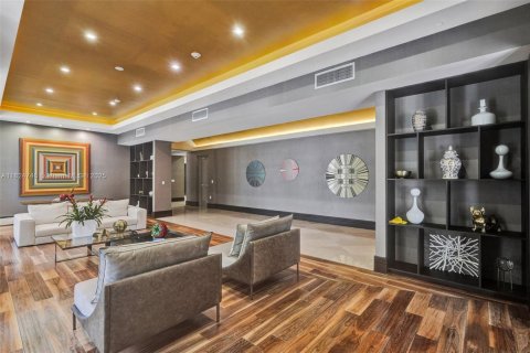 Condo in Coral Gables, Florida, 3 bedrooms  № 1790522 - photo 21