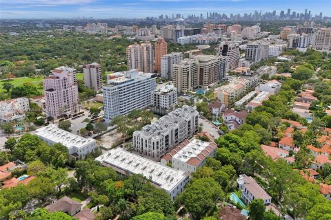 Condo in Coral Gables, Florida, 3 bedrooms  № 1790522 - photo 13