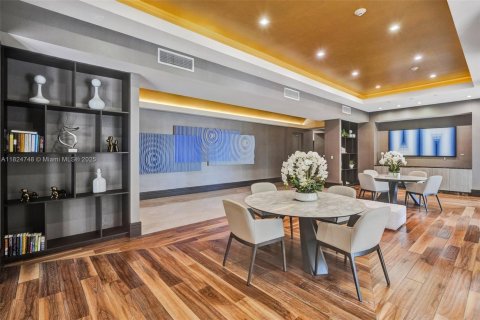 Condo in Coral Gables, Florida, 3 bedrooms  № 1790522 - photo 19