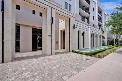 Condo in Coral Gables, Florida, 3 bedrooms  № 1790522 - photo 26
