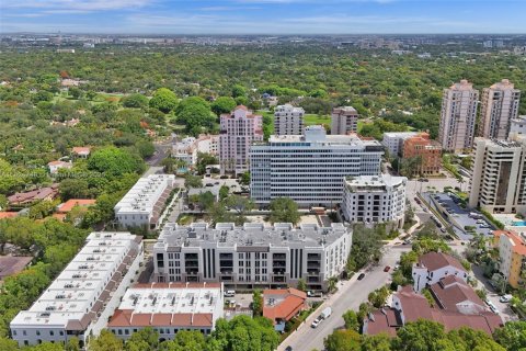 Condo in Coral Gables, Florida, 3 bedrooms  № 1790522 - photo 14
