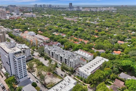 Condo in Coral Gables, Florida, 3 bedrooms  № 1790522 - photo 11