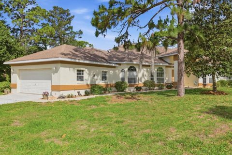 House in Homosassa, Florida 3 bedrooms, 295.15 sq.m. № 2097211