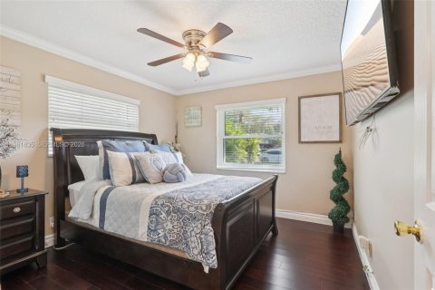 House in Coral Springs, Florida 4 bedrooms, 191.38 sq.m. № 2043279 - photo 17