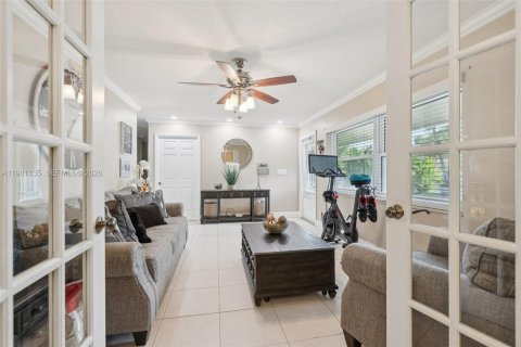 House in Coral Springs, Florida 4 bedrooms, 191.38 sq.m. № 2043279 - photo 8