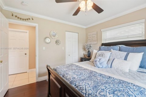 House in Coral Springs, Florida 4 bedrooms, 191.38 sq.m. № 2043279 - photo 19