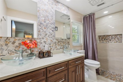 House in Coral Springs, Florida 4 bedrooms, 191.38 sq.m. № 2043279 - photo 27