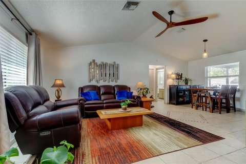 Villa ou maison à vendre à Palm Harbor, Floride: 2 chambres, 123.28 m2 № 1838866 - photo 8