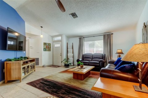 Villa ou maison à vendre à Palm Harbor, Floride: 2 chambres, 123.28 m2 № 1838866 - photo 11