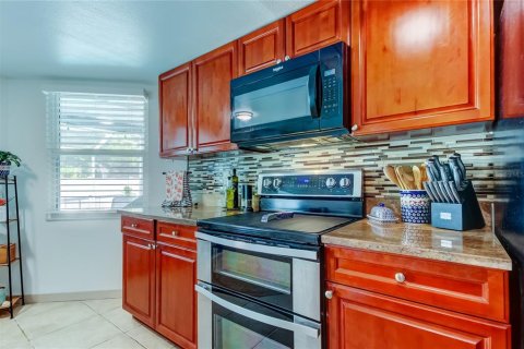 Villa ou maison à vendre à Palm Harbor, Floride: 2 chambres, 123.28 m2 № 1838866 - photo 23