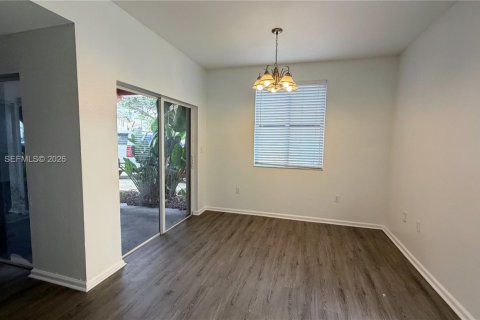 Снять в аренду кондоминиум в Майами-Гарденс, Флорида 3 спальни, 131.92м2, № 2030492 - фото 11