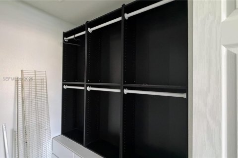 Снять в аренду кондоминиум в Майами-Гарденс, Флорида 3 спальни, 131.92м2, № 2030492 - фото 13