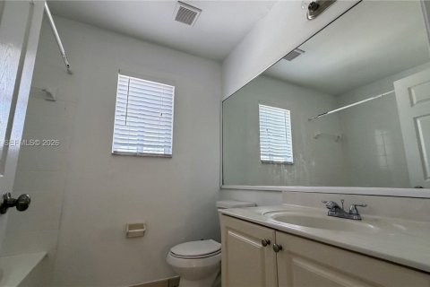 Снять в аренду кондоминиум в Майами-Гарденс, Флорида 3 спальни, 131.92м2, № 2030492 - фото 15