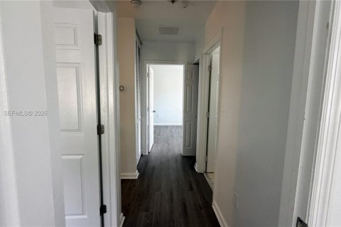 Снять в аренду кондоминиум в Майами-Гарденс, Флорида 3 спальни, 131.92м2, № 2030492 - фото 18