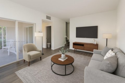 Снять в аренду кондоминиум в Майами-Гарденс, Флорида 3 спальни, 131.92м2, № 2030492 - фото 6