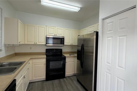 Снять в аренду кондоминиум в Майами-Гарденс, Флорида 3 спальни, 131.92м2, № 2030492 - фото 8