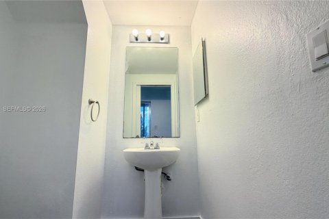 Снять в аренду кондоминиум в Майами-Гарденс, Флорида 3 спальни, 131.92м2, № 2030492 - фото 22