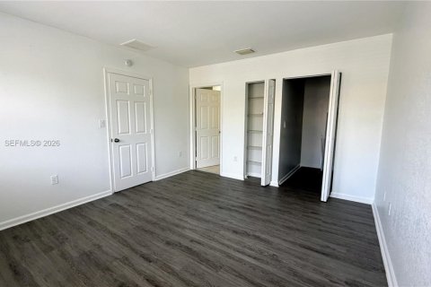 Снять в аренду кондоминиум в Майами-Гарденс, Флорида 3 спальни, 131.92м2, № 2030492 - фото 4