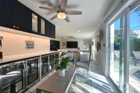 House in Pompano Beach, Florida 4 bedrooms, 241.27 sq.m. № 2158175 - photo 13