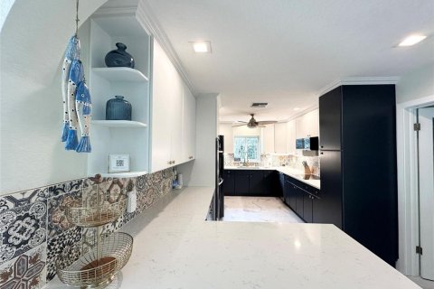 House in Pompano Beach, Florida 4 bedrooms, 241.27 sq.m. № 2158175 - photo 17